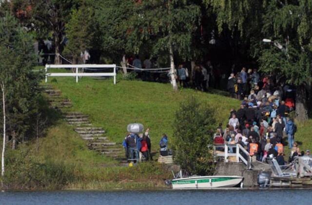 Anderso Beringo Breiviko išpuolio aukų artimieji lankosi Utiojos saloje