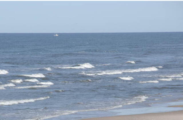 Baltijos jūroje pastebėta nemaža teršalų dėmė