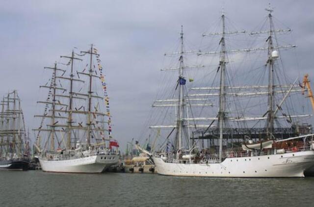 Dėl oro sąlygų burlaiviai keičia dislokacijos vietą