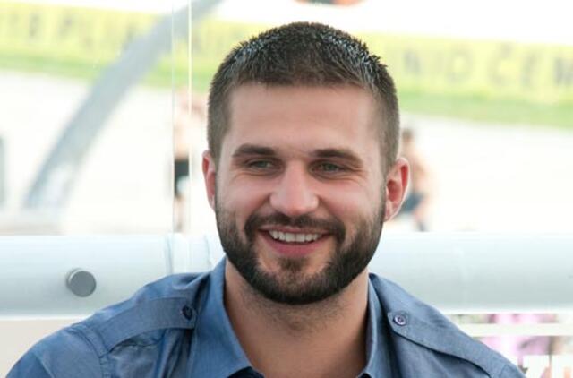 Kamuolių mušinėjimo rekordo siekimas virsta socialine akcija