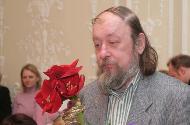 Mirė poetas Valdemaras Kukulas