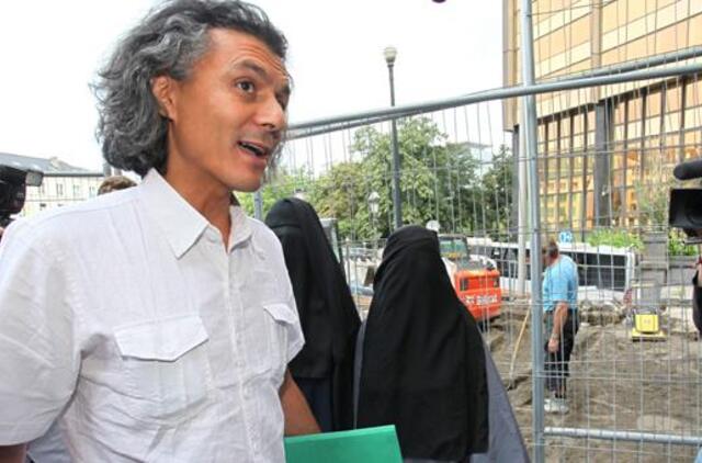 Prancūzijos verslininkas Belgijoje sumokėjo baudas už burkas vilkėjusias moteris