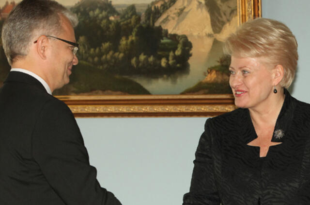 Prezidentė įteikė skiriamuosius raštus Lietuvos ambasadoriui Latvijoje