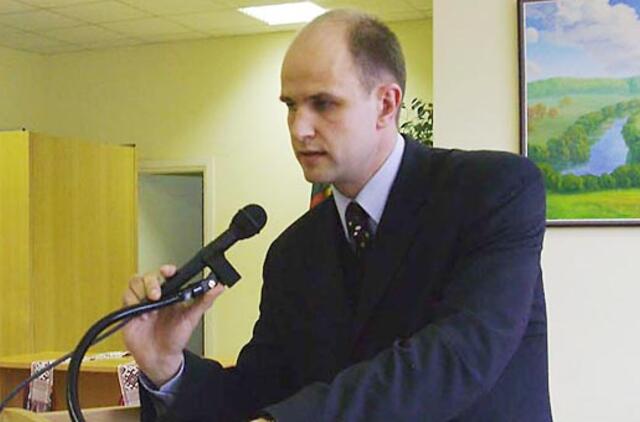 Tas kartus žodis "darbas"