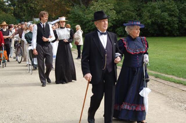 Ekskursija parko istorijos puslapiais