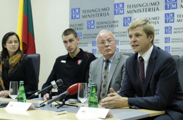 Į Konstitucijos egzaminą kviečiama jau penktąjį kartą