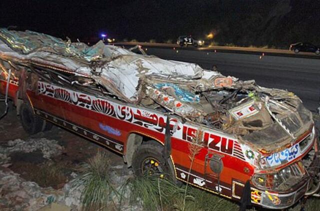 Per autobuso avariją Pakistane žuvo 37 vaikai