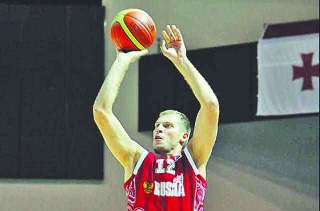 S. Monia: "Smeigiau nemąstęs"