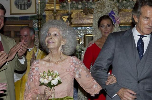 Ispanija: 85 metų hercogienė Alba ištekėjo trečiąjį kartą