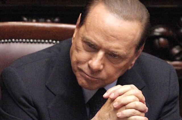 Italijos parlamentas balsuos dėl pasitikėjimo Silvio Berlusconiu