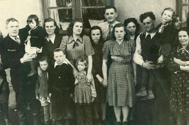 Klaipėdos akvarelės: namai ir žmonės (218)