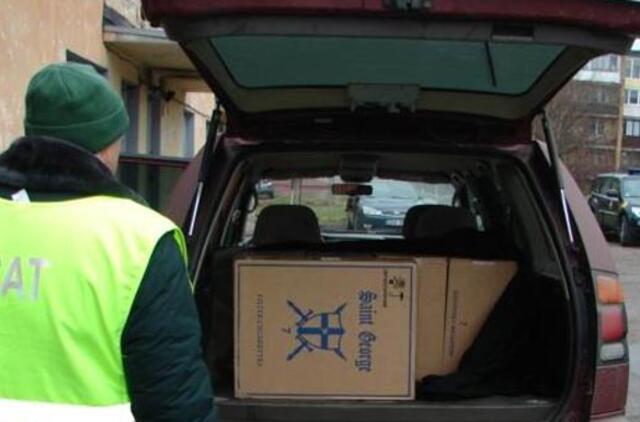 Cigaretes gabenęs klaipėdietis gali netekti visureigio