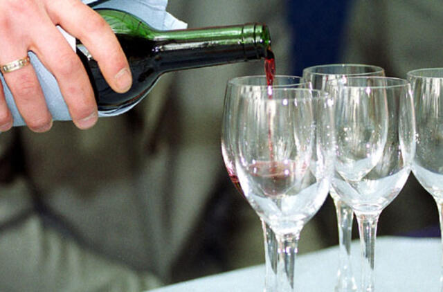 Dar sykį patvirtinta: nedideli alkoholio kiekiai sukelia krūties vėžį