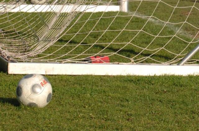 Norvegijos futbolo aistruoliai apmėtė žaidėjus žuvimis