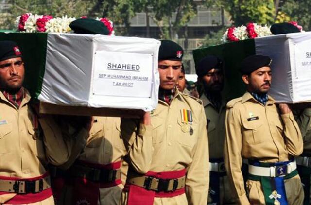 Palaidoti per NATO ataką žuvę pakistaniečiai