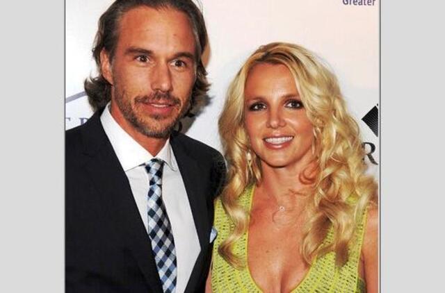 Britney Spears  susižadėjo su Jasonu Trawicku