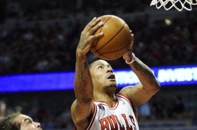 "Chicago Bulls" krepšininkas Derrick Rose per penkerius metus uždirbs beveik 100 milijonų dolerių