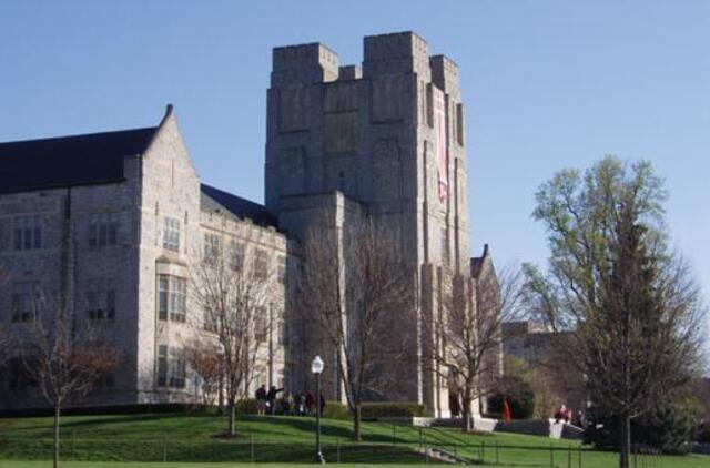 Dėl susišaudymo uždarytas "Virginia Tech" universitetas JAV