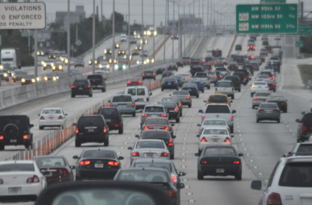 Jungtinėse Valstijose nauji automobiliai vėl tampa populiarūs