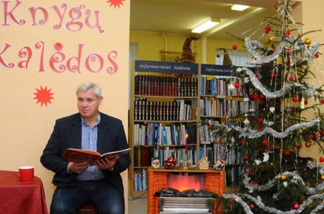 "Knyga atgyja, laikoma rankose"