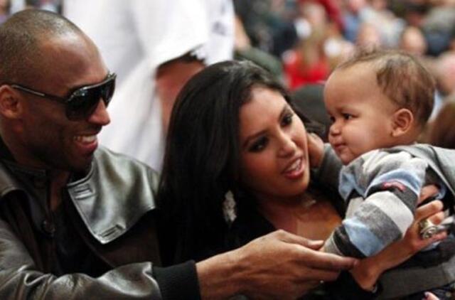 Kobe Bryantas skiriasi su žmona Vanessa