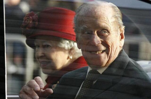 Po keturių naktų ligoninėje princas Philipas išleidžiamas namo