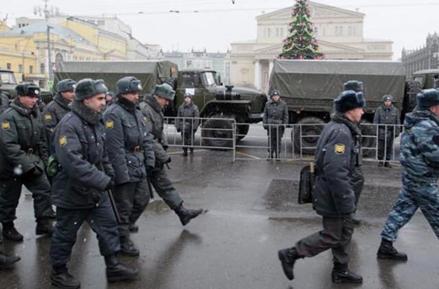 Protestuotojus Maskvoje pasitiko policija, jų padaugėjo iki 25 tūkst.