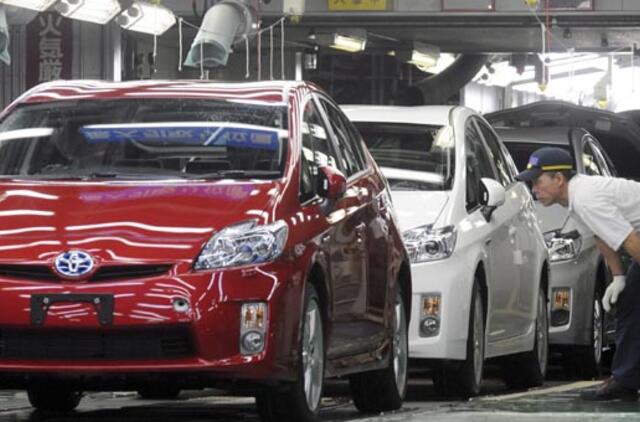 "Toyota" kitąmet didins gamybą