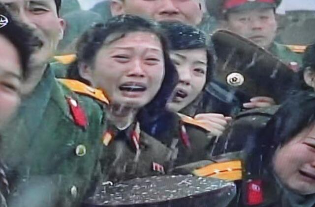 Dešimtys tūkstančių šiaurės korėjiečių prisiekė ištikimybę Kim Čen Unui