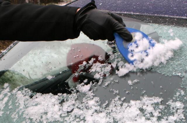 Naktį daug kur numatomas sniegas, rytą formuosis plikledis