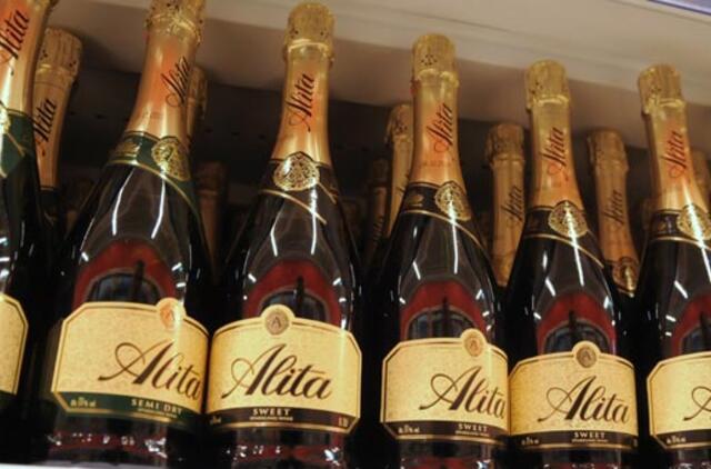 Nors ir uždrausta, nusipirkti ir išsinešti alkoholio naktį vis tiek įmanoma