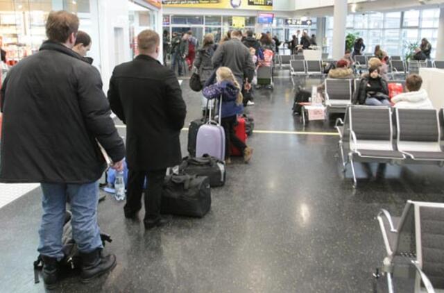 Oro uostuose palikta 400 tūkst. dolerių monetomis