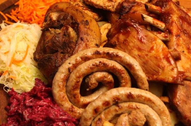 Per pirmąją naujųjų metų savaitę ukrainiečiai suvalgo pusantro mėnesio mėsos normą