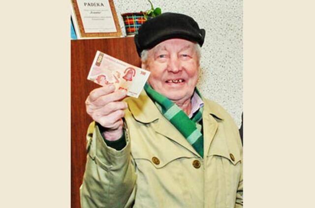 "Pir­mą­kart to­kį pi­ni­gą ma­tau"