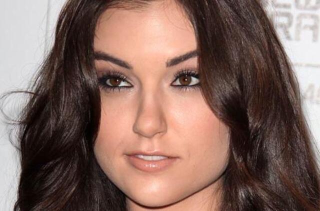 Pornožvaigždė Sasha Grey negavo geidžiamo vaidmens, bet sužibėjo filmo premjeroje