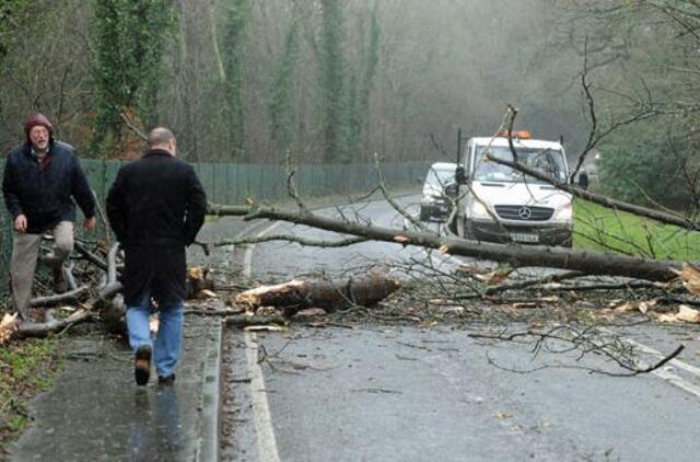 Smarki audra talžė Didžiąją Britaniją