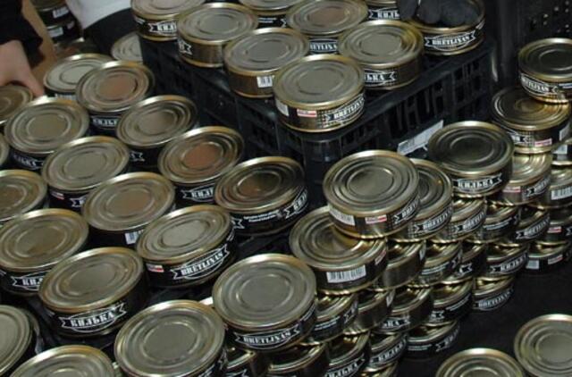 Sulaikyta parazitinėmis kirmėlėmis užteršta iš Rusijos importuotų žuvų konservų siunta