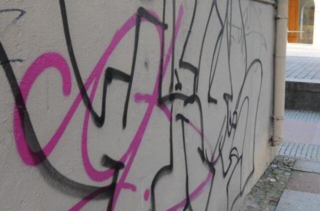 Už sienas mokės savininkai arba grafitininkai