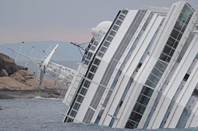 Vanduo aplink avariją patyrusį "Costa Concordia" - užterštas