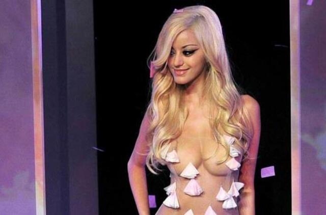 Apie moterų grožį ir draugių pavydą