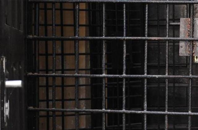 Dėl smurto šeimoje sulaikytas 80-metis vyras