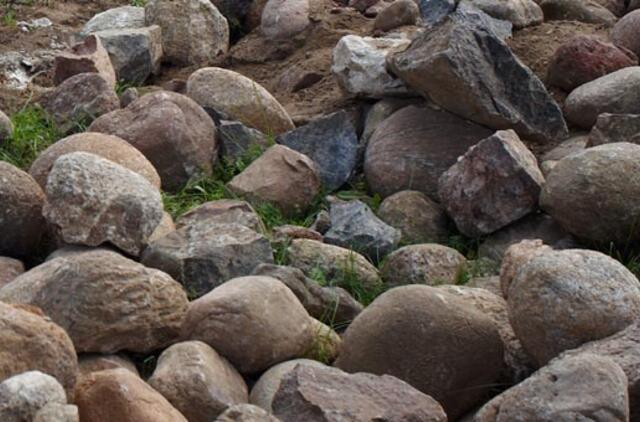 Irane bus panaikinta mirties bausmė užmėtant akmenimis