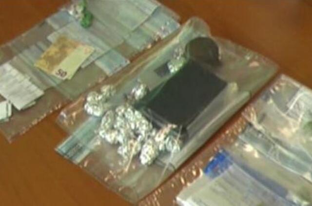 Jaunuoliai įtariami platinę kanapes kurortuose