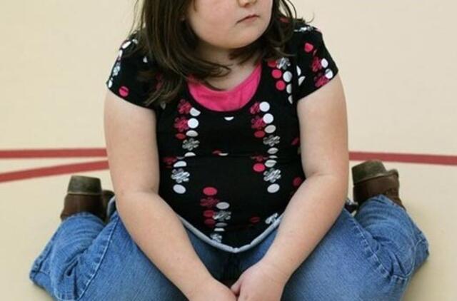 JAV pareigūnas: su vaikų nutukimu kovojanti kampanija kelia pavojų jų sveikatai