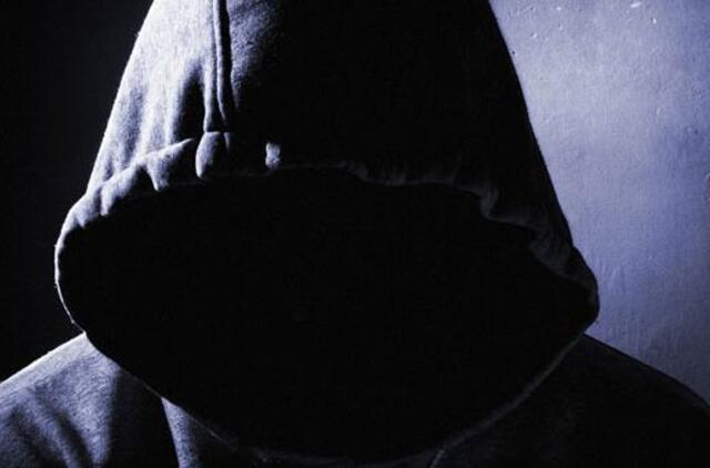 Kaimynas, sumušęs 80-metę senutę, atėmė 450 litų