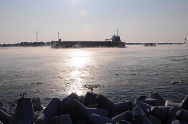 Šaltis rodo grimasas ir uoste