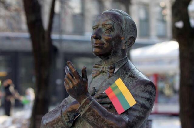 Vasario 18-oji: vardadieniai, dangaus kūnai, istorija