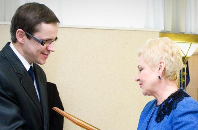 2012 metų Valstybės Nepriklausomybės stipendija įteikta istorikui dr. Artūrui Svarauskui