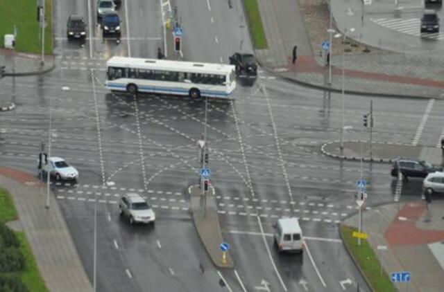 Dėl autobusų toliau kaunasi teismuose