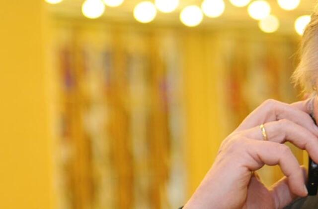 Kalbėti mobiliuoju telefonu Europoje taps pigiau